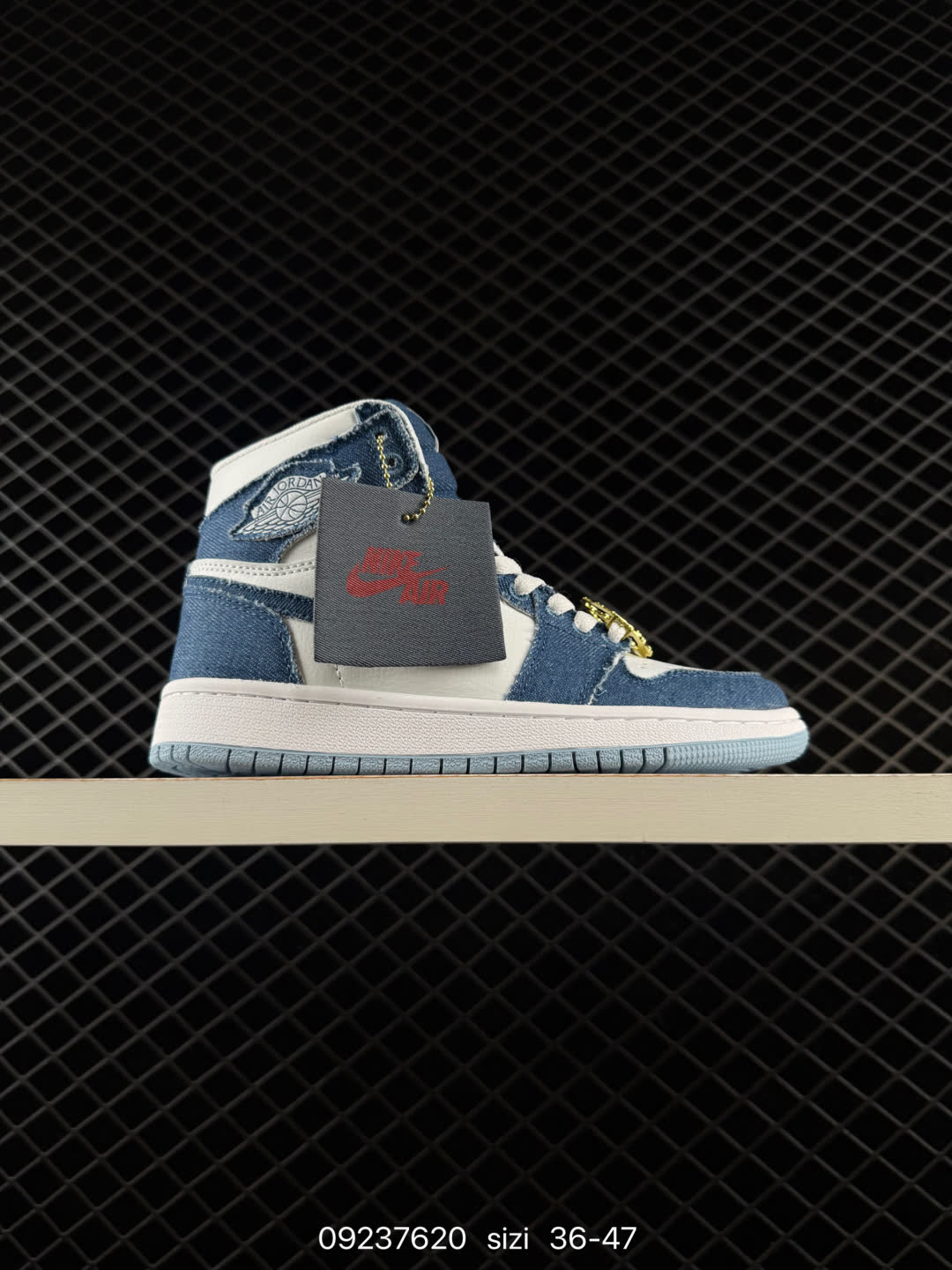 Air Jordan 1 Retro High OG Pine Green-555088-302